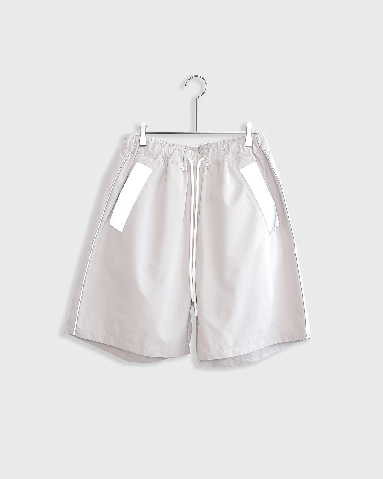 Piping Shorts Cream